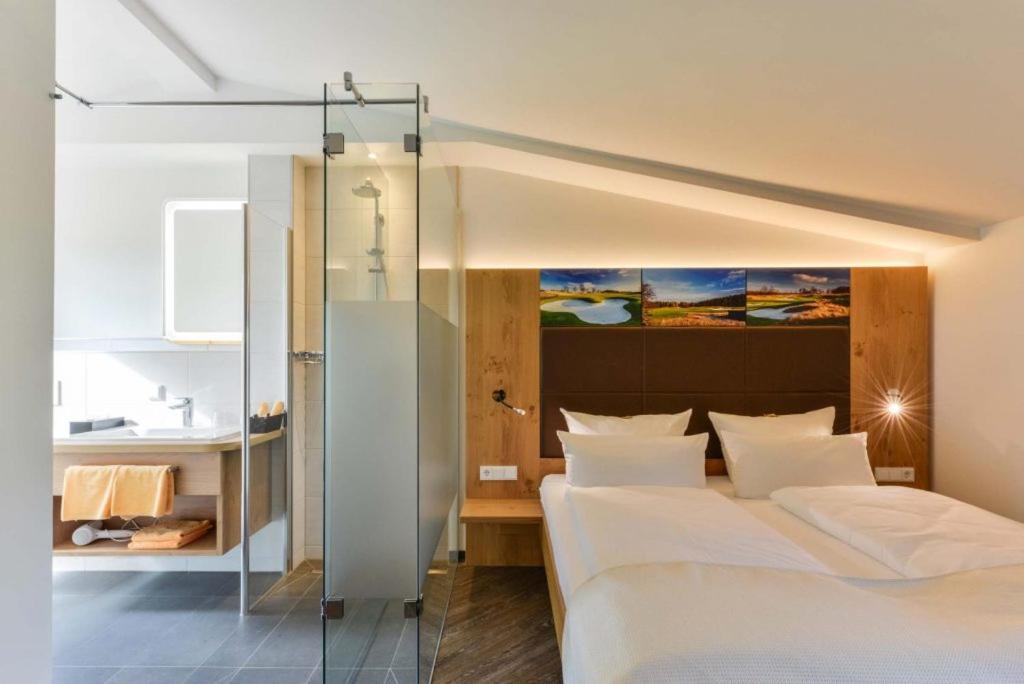 Hotel & Golfrestaurant Gut Wissmannshof Staufenberg  المظهر الخارجي الصورة